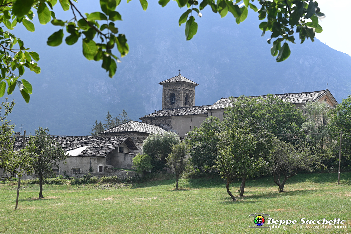 VBS_2953 - Novalesa - Abbazia. Parrocchia. Cascata del Rio Bard.jpg